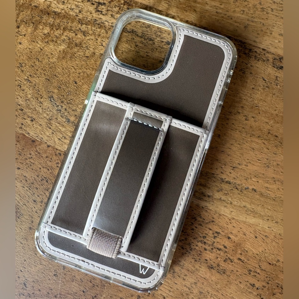 Walli iPhone 13 Case
